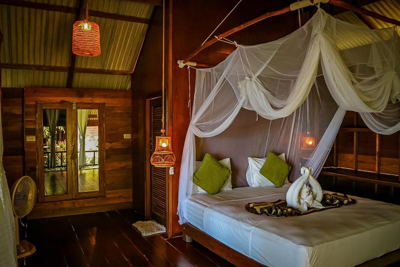 Hillhouse - Koh Yao Noi Bed and Breakfast Exteriör bild
