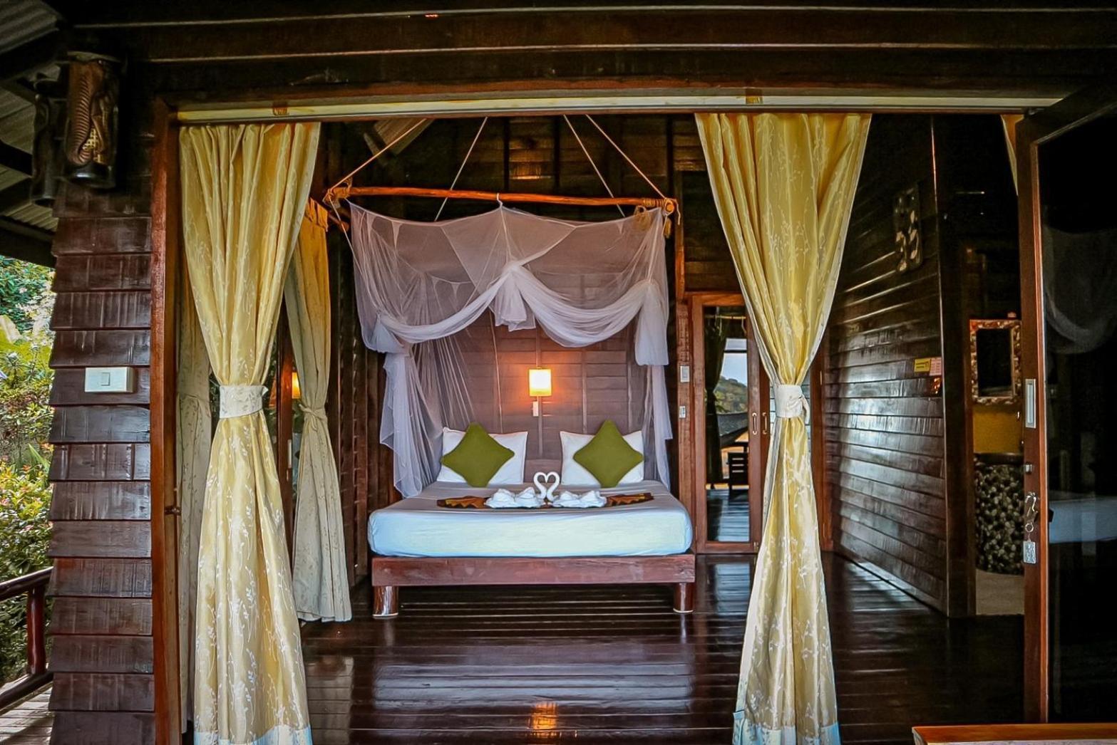 Hillhouse - Koh Yao Noi Bed and Breakfast Exteriör bild