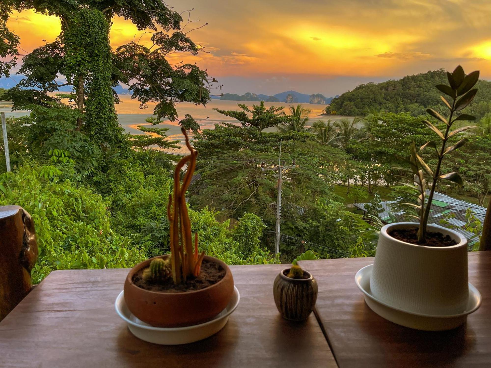 Hillhouse - Koh Yao Noi Bed and Breakfast Exteriör bild