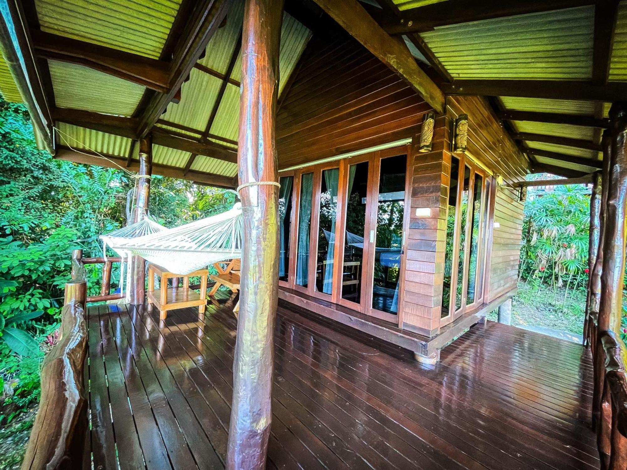 Hillhouse - Koh Yao Noi Bed and Breakfast Exteriör bild