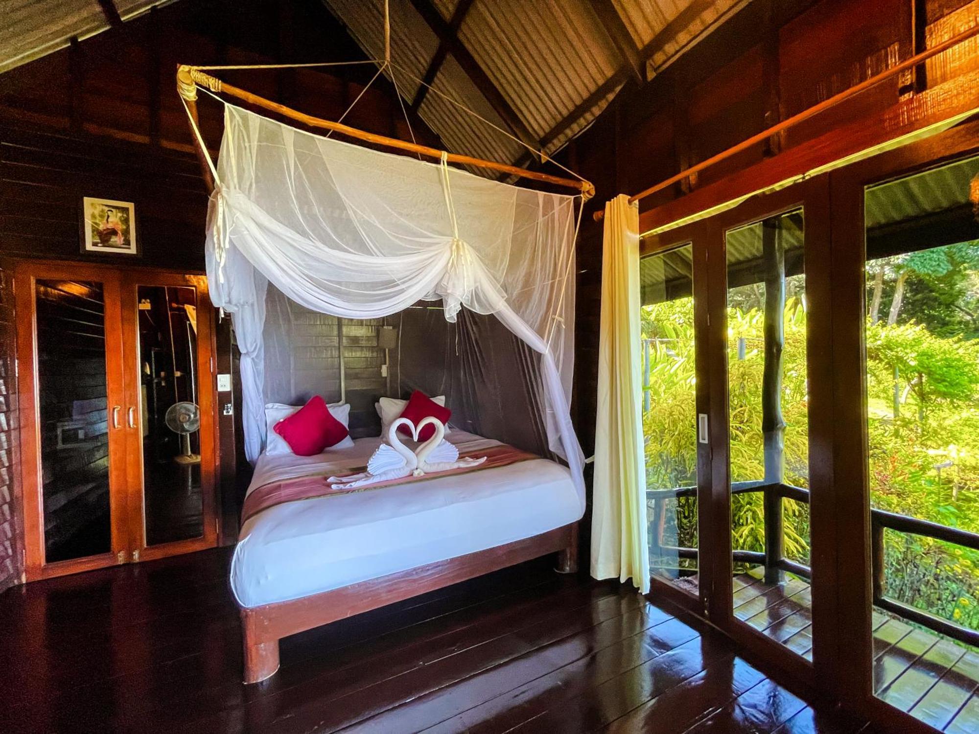 Hillhouse - Koh Yao Noi Bed and Breakfast Exteriör bild